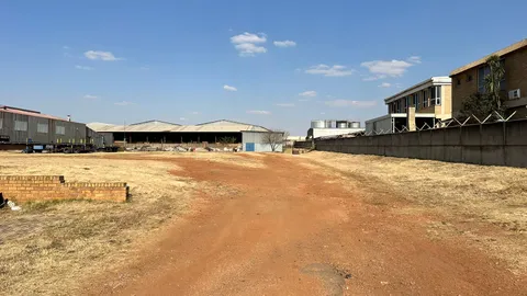Trident Steel, 42 Woldebeest Avenue, Roodekop has a 3000m² Yard Available To let (3)